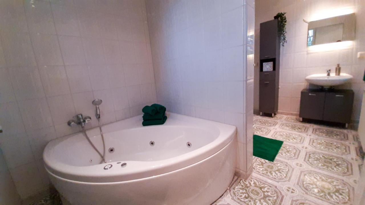 Ferienwohnung Pasewalk, 110 Qm Mit Geschirrspueler Papendorf  ภายนอก รูปภาพ